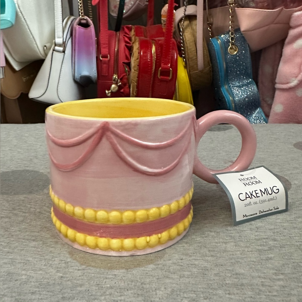 NWT! Pink & Yellow Lacy Icing Large Cake Mug Cup